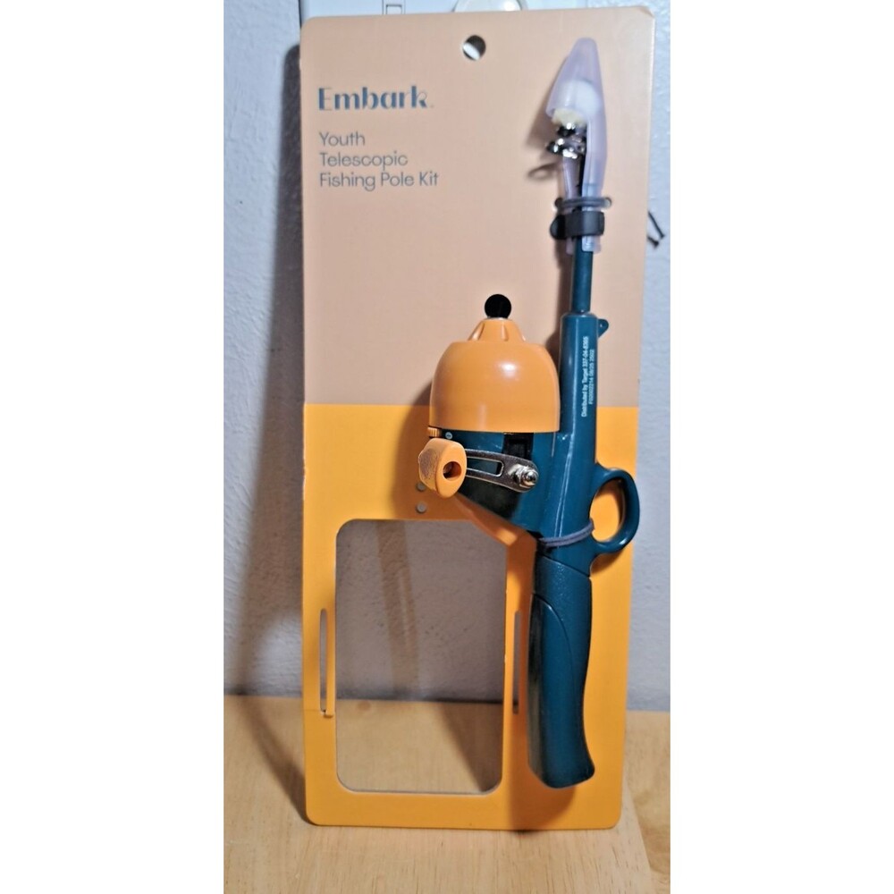 NEW Embark Kids right handed spin casting conventional fishing rod